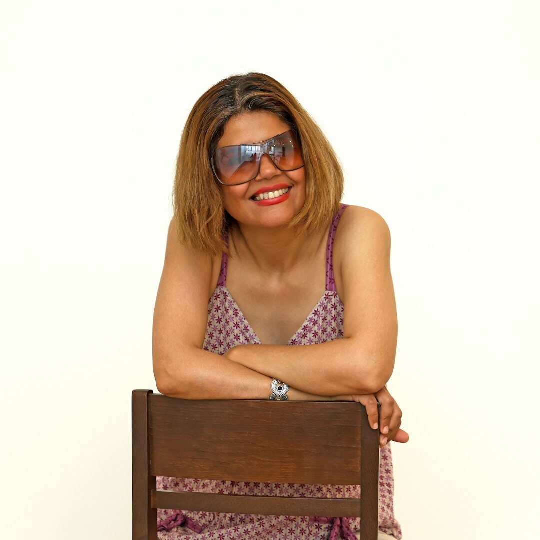 Portrait of a Chilean entertainment journalist and founder